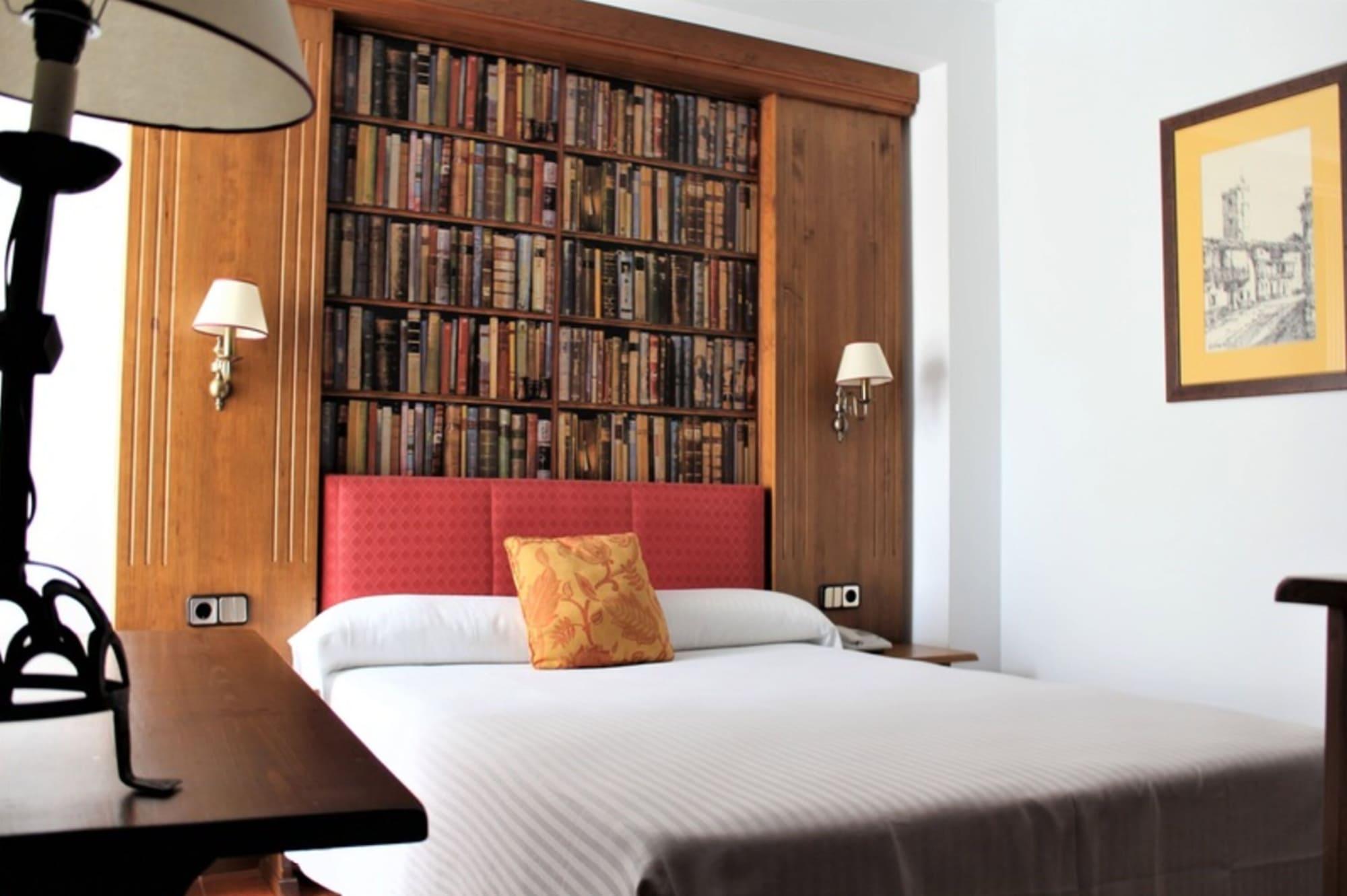 Hotel El Bedel Alcala de Henares Luaran gambar