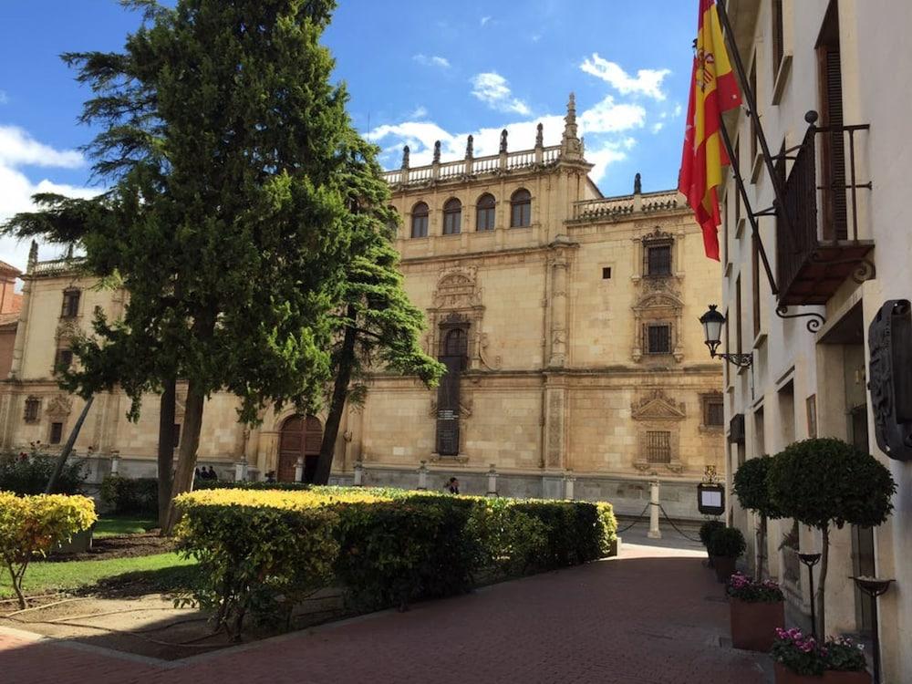 Hotel El Bedel Alcala de Henares Luaran gambar