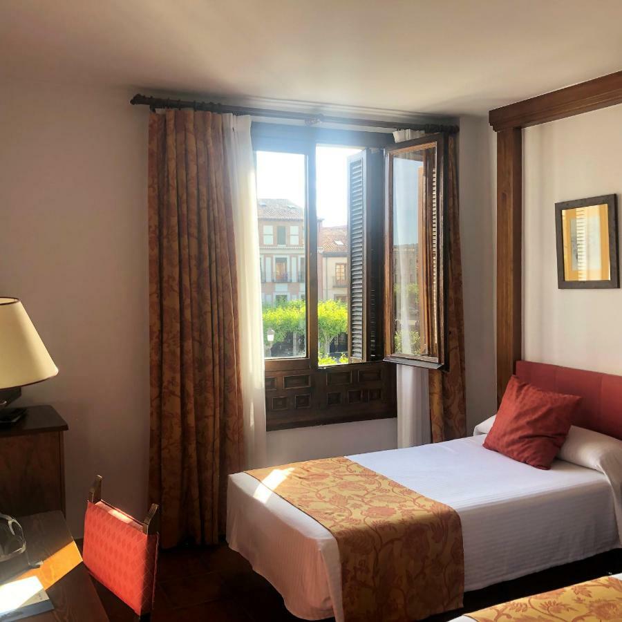 Hotel El Bedel Alcala de Henares Luaran gambar