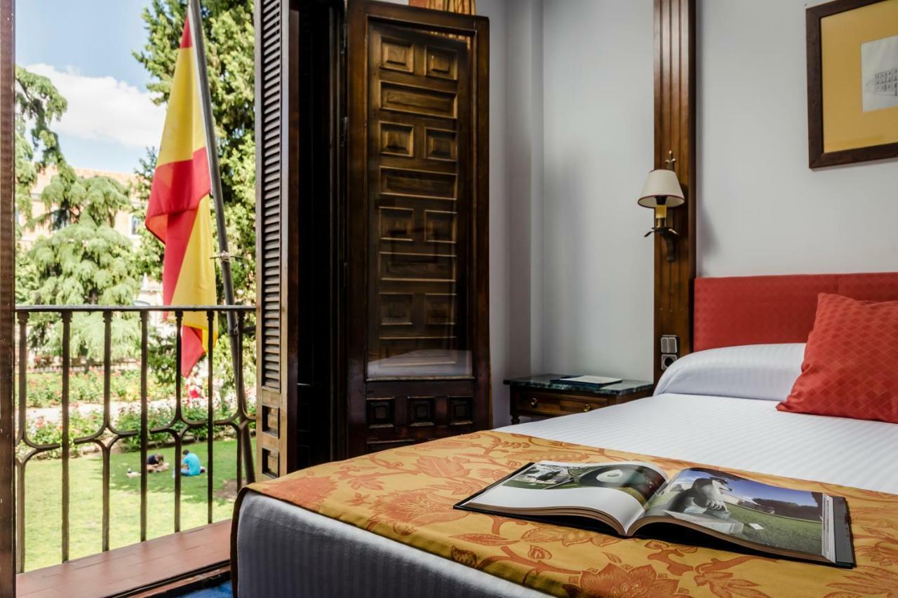 Hotel El Bedel Alcala de Henares Luaran gambar